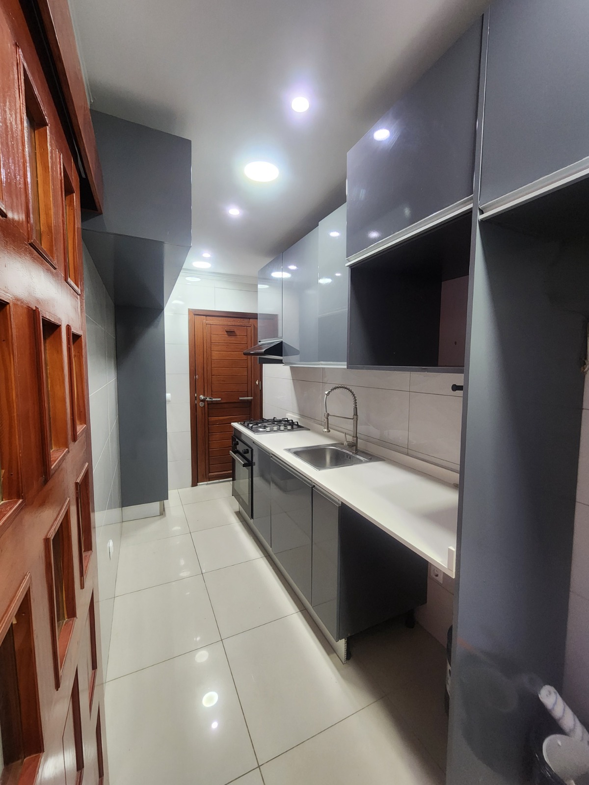 Arrenda-Se Apartamento T3 No CondomÍNio Lua & Mar Iv Por Apenas 50.000.00