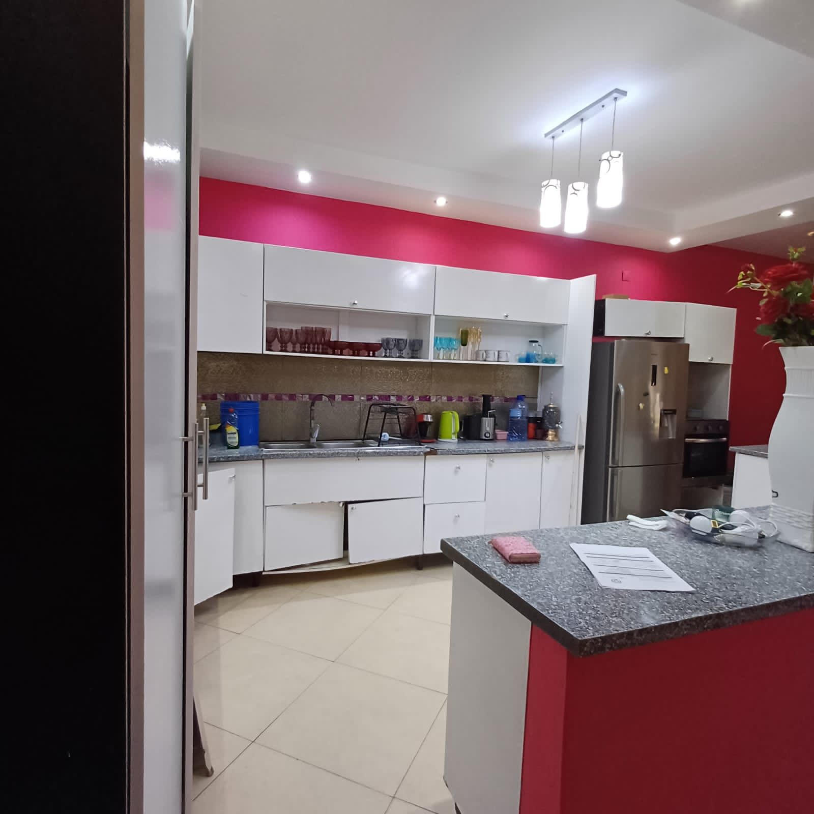 Moradia com compartimentos super amplos no Bairro Costa do Sol POR 7.500.000.00