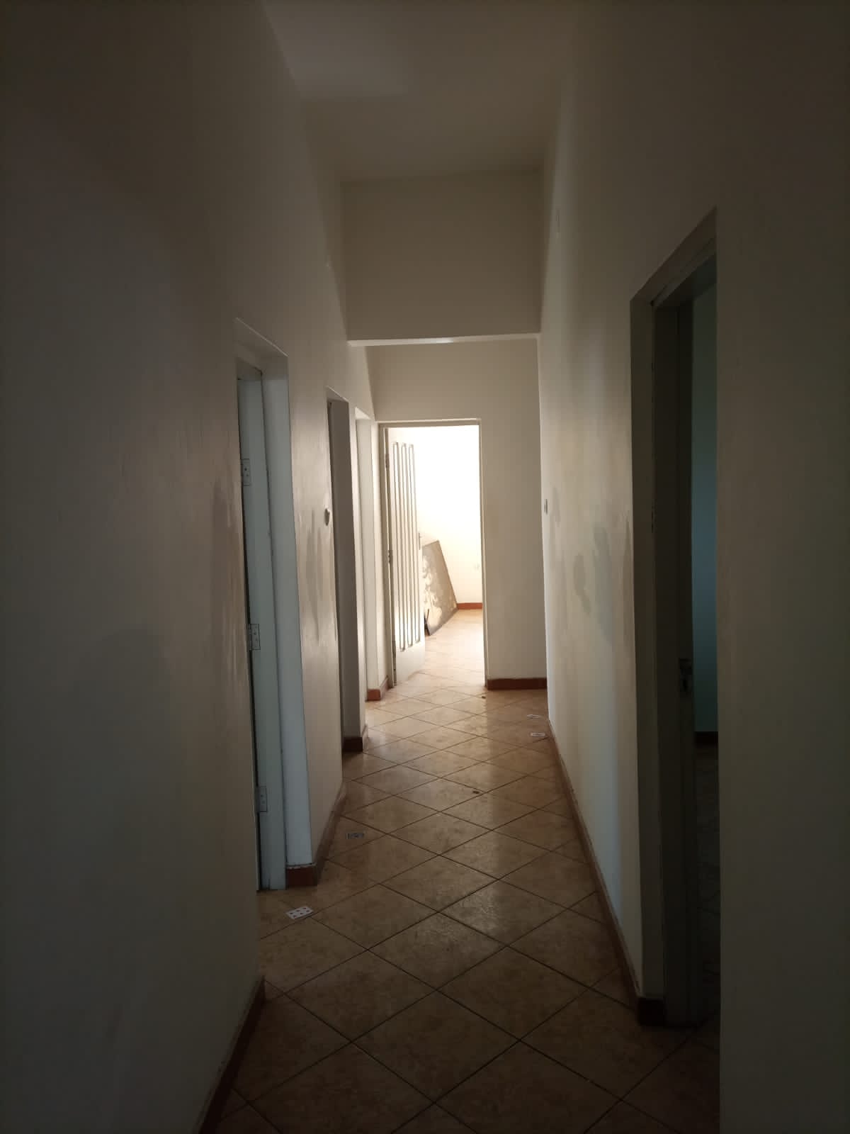 MORADIA T3 LUXUOSA NA ZONA DA NOVARE NA MATOLA MUSSUMBULUCO POR 6.000.000.00