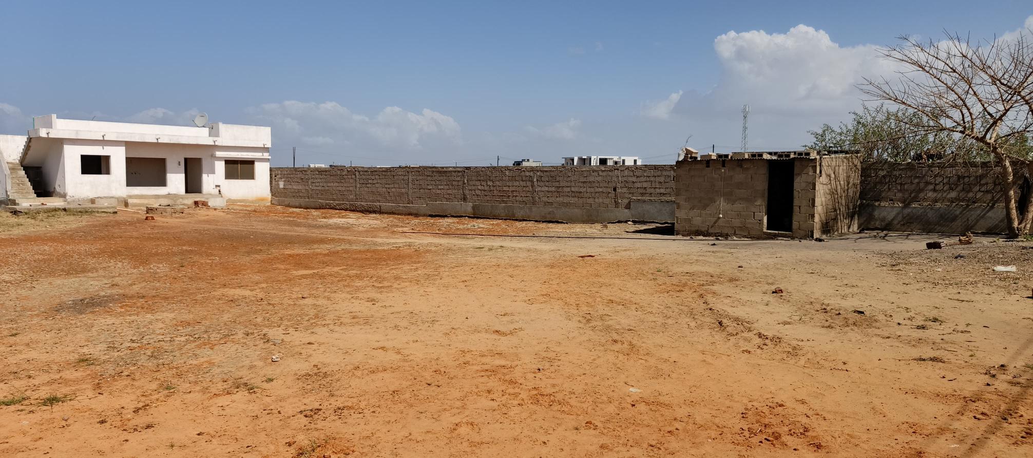 Traspasse de Espaço com as Dimensões 1250m² ( 25/50m²)  por apenas  3.500.000.00 MZN