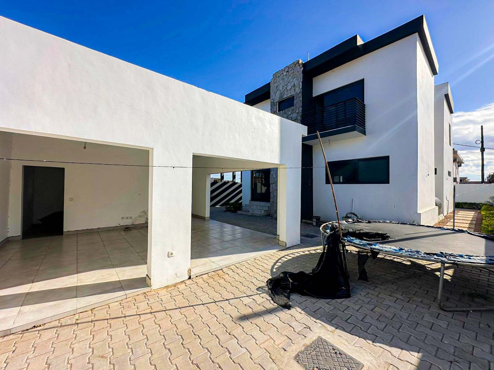 Vende-Se Moradia T3 Em Mapulene Por Apenas 10.000.000.00 Mzn