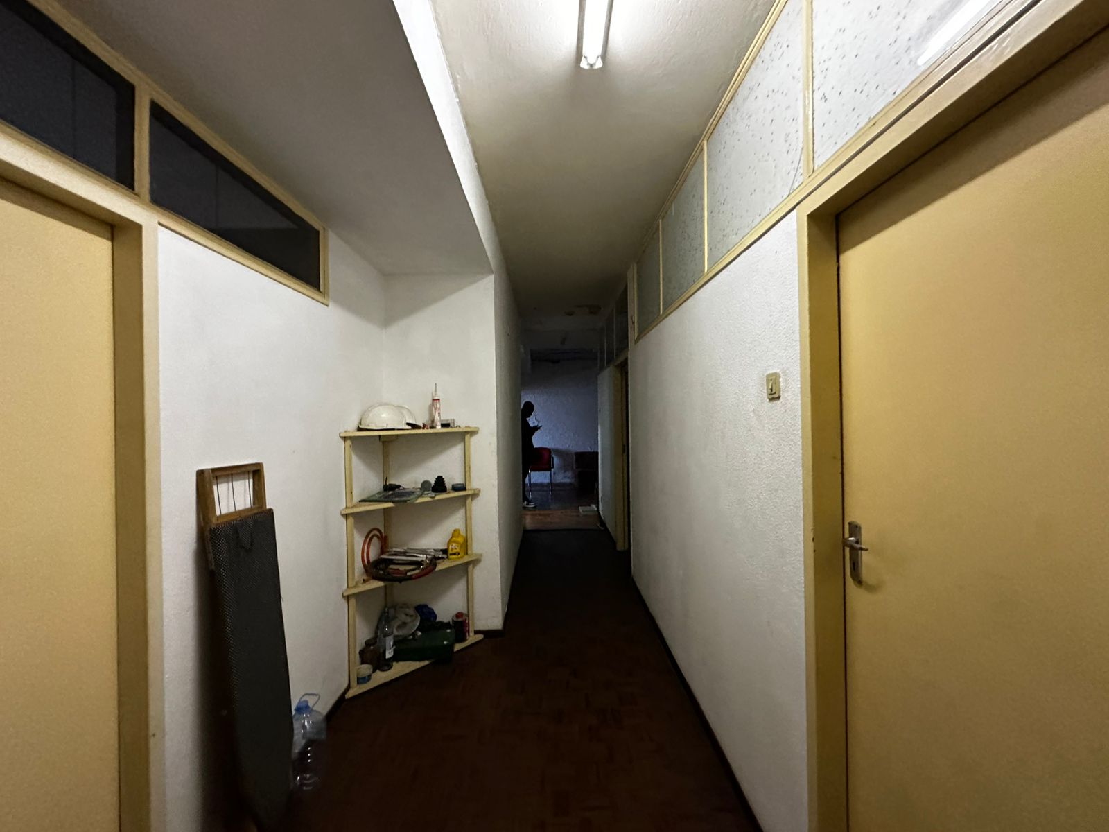 Vende-se Um Andar Inteiro (2 Piso) Ideial para Escritórios na Av. Felipe Samuel Magaia por Apenas 12.000.000.00MZN