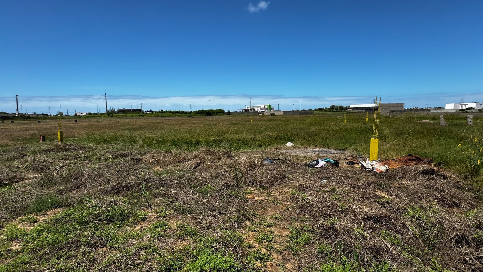 Traspasse de terreno de 15x30 metros localizado no bairro Mapulene, Costa do Sol