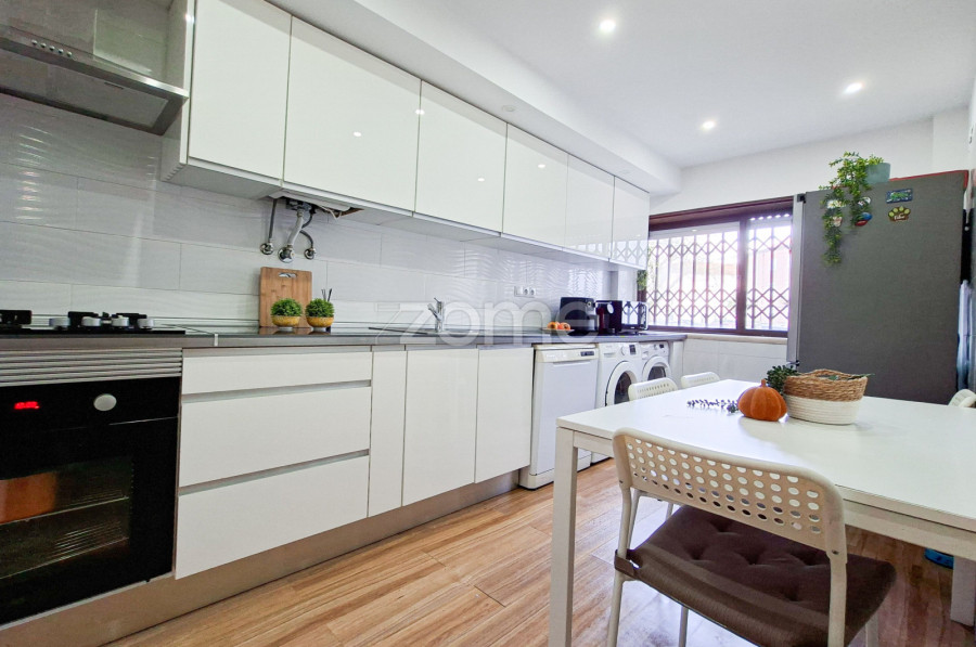 Vende-se Apartamento T2,na Buraca em portugal por apenas 360.000.00 EUR