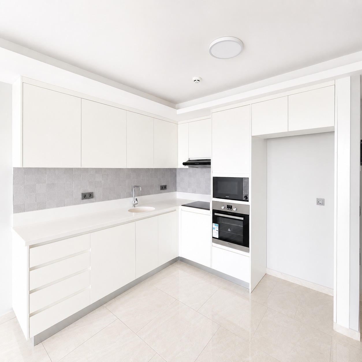 ARRENDA-SE APARTAMENTO T2 NOVO NO PARK MOZA COM VISTA AO MAR POR 2.500.00 USD