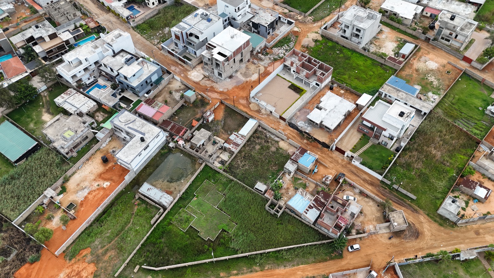 TRESPASSE DE TERRENO EM MAPULENE, COSTA DO SOL POR APENAS 2.000.000 Mzn