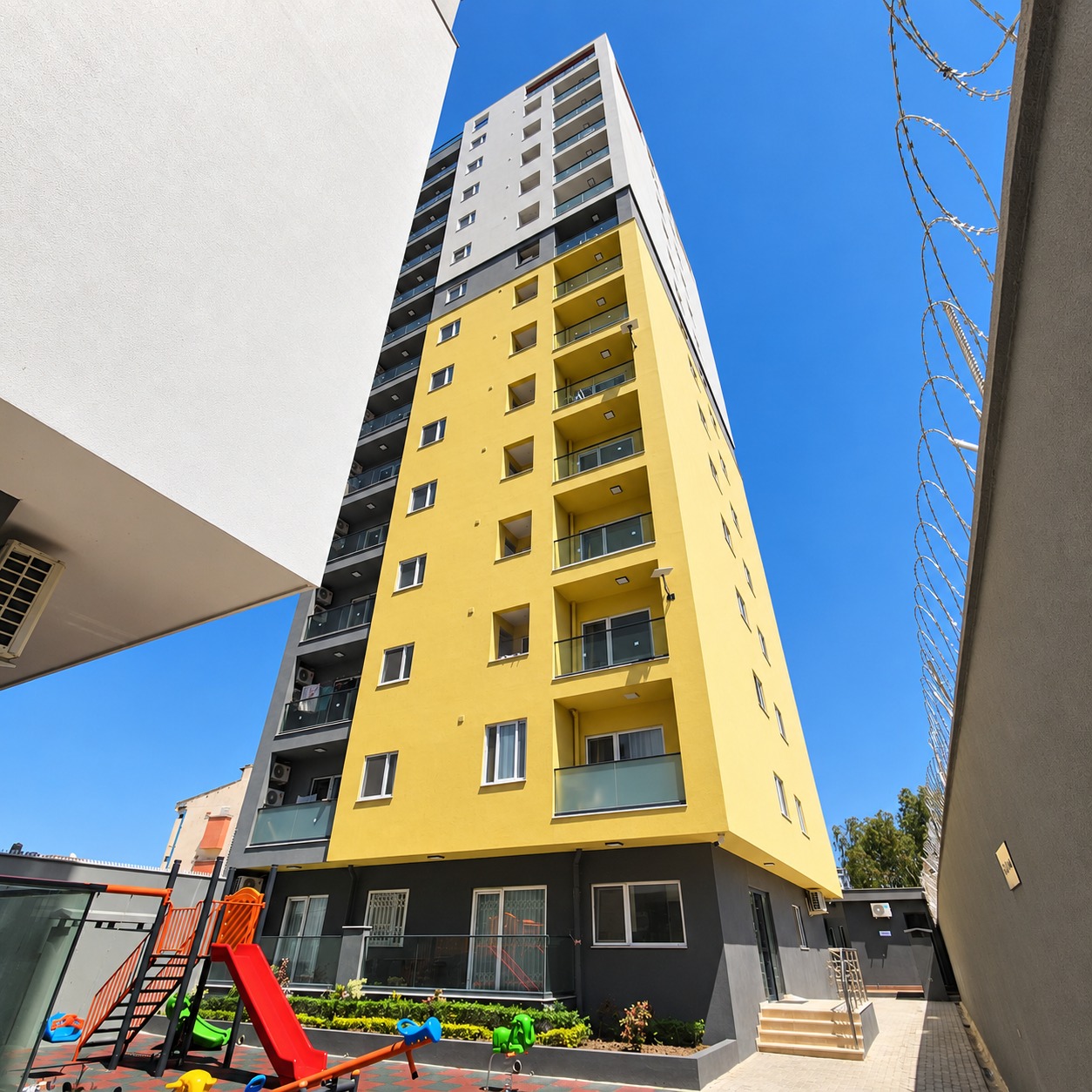 ARRENDA-SE APARTAMENTO T2 NO EDIFÍCIO 667 POR APENAS 90.000.00 MZN